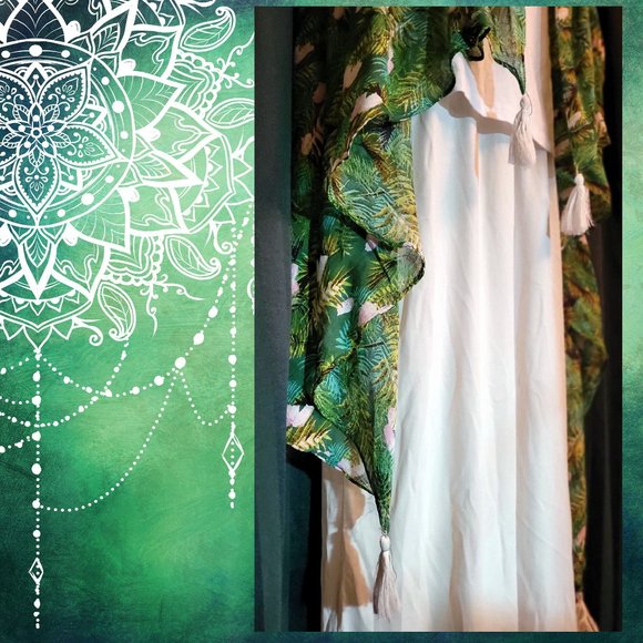 b. Boutique Long, Flowy, Tasseled Vest - Picture 4 of 4